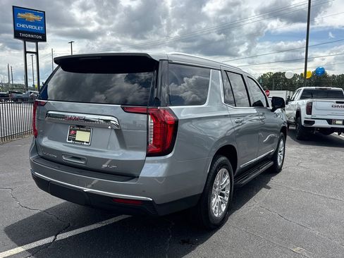 Used 2024 GMC Yukon SLT w/ SLT Luxury Package RWD image 6
