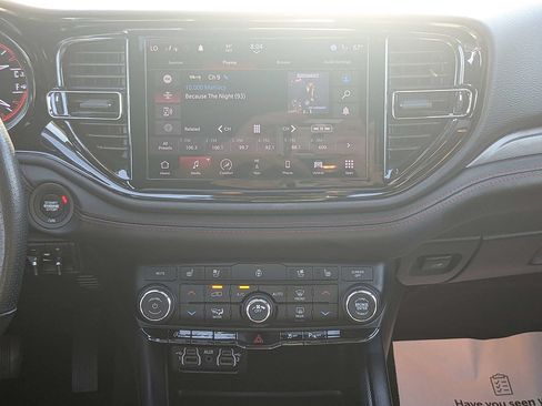 Used 2024 Dodge Durango GT RWD image 18