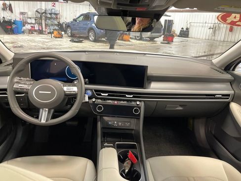 Certified 2024 Hyundai Sonata SEL w/ Convenience Package image 12