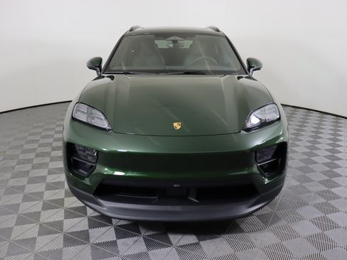 Used 2024 Porsche Macan 4 Electric image 7