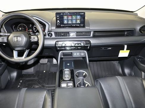 New 2025 Honda Pilot Touring image 8