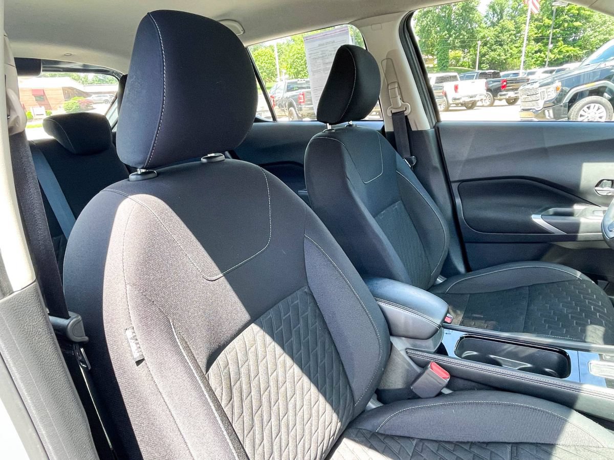 Used 2023 Nissan Kicks SV FWD image 10