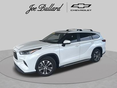 Used 2023 Toyota Highlander XLE