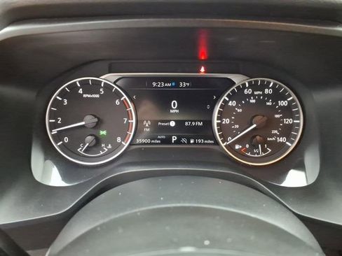 Used 2024 Nissan Rogue SV image 10