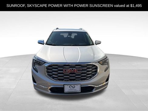Used 2019 GMC Terrain Denali w/ Driver Alert Package II AWD/4WD image 2