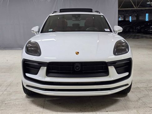 Used 2024 Porsche Macan image 8