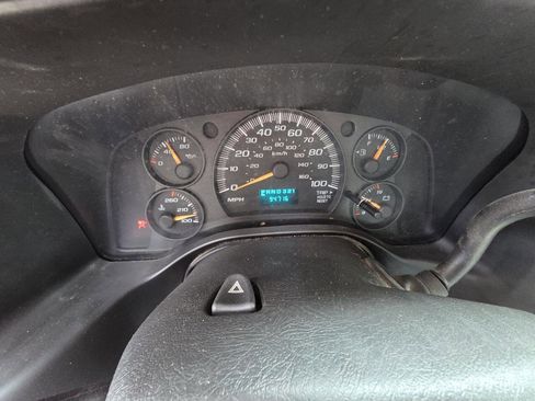 Used 2006 Chevrolet Express 1500 RWD image 28