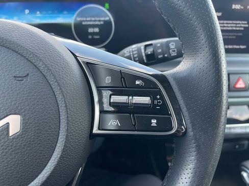 Used 2024 Kia Seltos SX w/ SX Sunroof Package AWD/4WD image 16