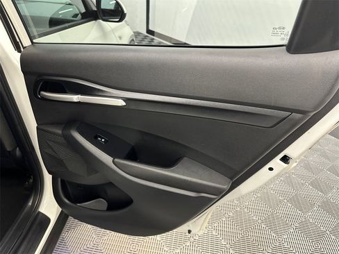 Used 2021 Kia Seltos LX image 16