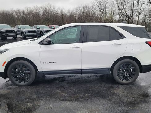 Used 2023 Chevrolet Equinox LS w/ LS Convenience Package image 3