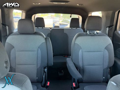 Used 2023 Chevrolet Traverse LT AWD/4WD image 23