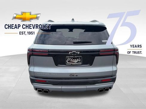 Used 2025 Chevrolet Traverse LT w/ Enhanced Driving Package AWD/4WD image 4