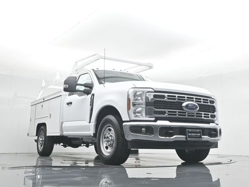 New 2025 Ford F350 XL w/ XL Chrome Package image 46
