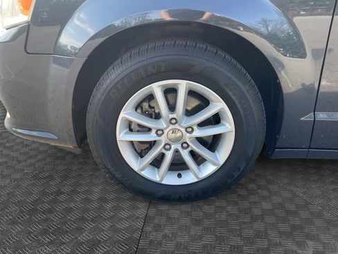 Used 2014 Dodge Grand Caravan SXT FWD image 14