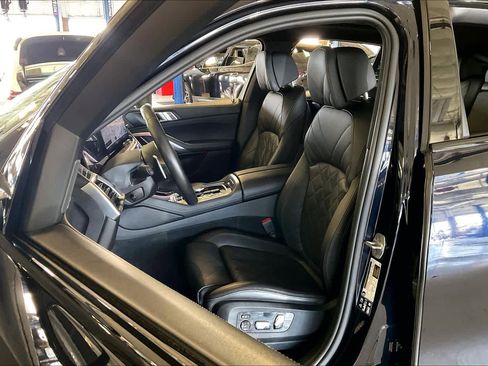 Used 2024 BMW X6 xDrive40i w/ Premium Package image 7