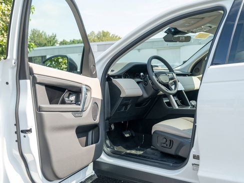 New 2025 Land Rover Discovery Sport S image 10
