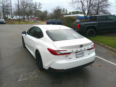 Used 2026 Toyota Camry LE image 9