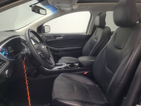 Used 2018 Ford Edge Titanium w/ Equipment Group 301A FWD image 17
