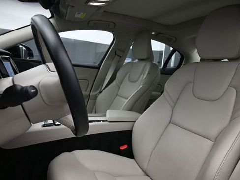 Used 2023 Volvo S60 B5 Core w/ Climate Package FWD image 10