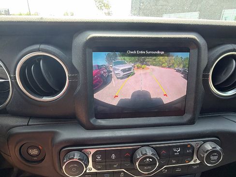 Used 2021 Jeep Wrangler Unlimited Sahara w/ Cold Weather Group image 29