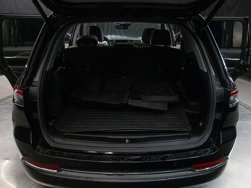 Used 2023 Jeep Grand Cherokee Limited w/ Trailer Tow Prep Group (B) image 19