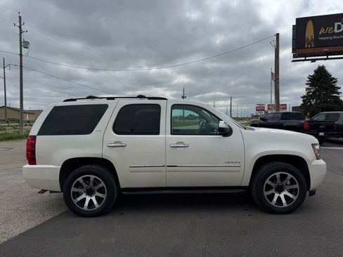 Used 2013 Chevrolet Tahoe LTZ AWD/4WD image 35