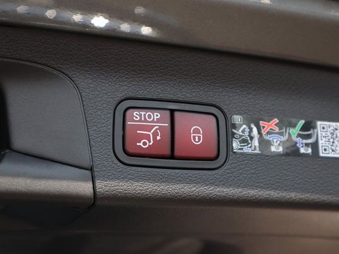 New 2026 Mercedes-Benz GLS 450 4MATIC image 21