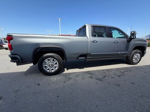 Used 2024 Chevrolet Silverado 3500 High Country w/ Technology Package AWD/4WD image 7
