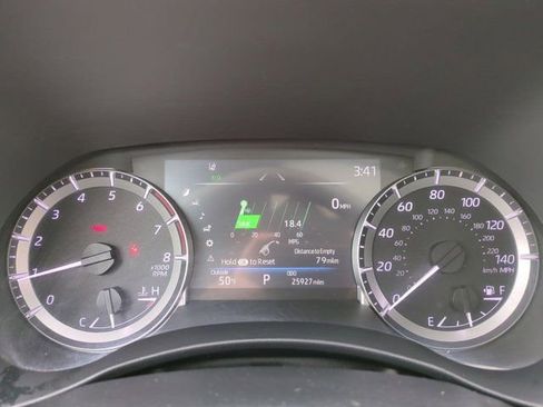 Certified 2024 Toyota Highlander XLE image 11