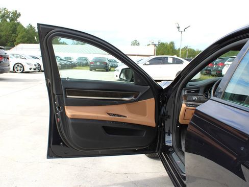 Used 2012 BMW 750Li xDrive image 26