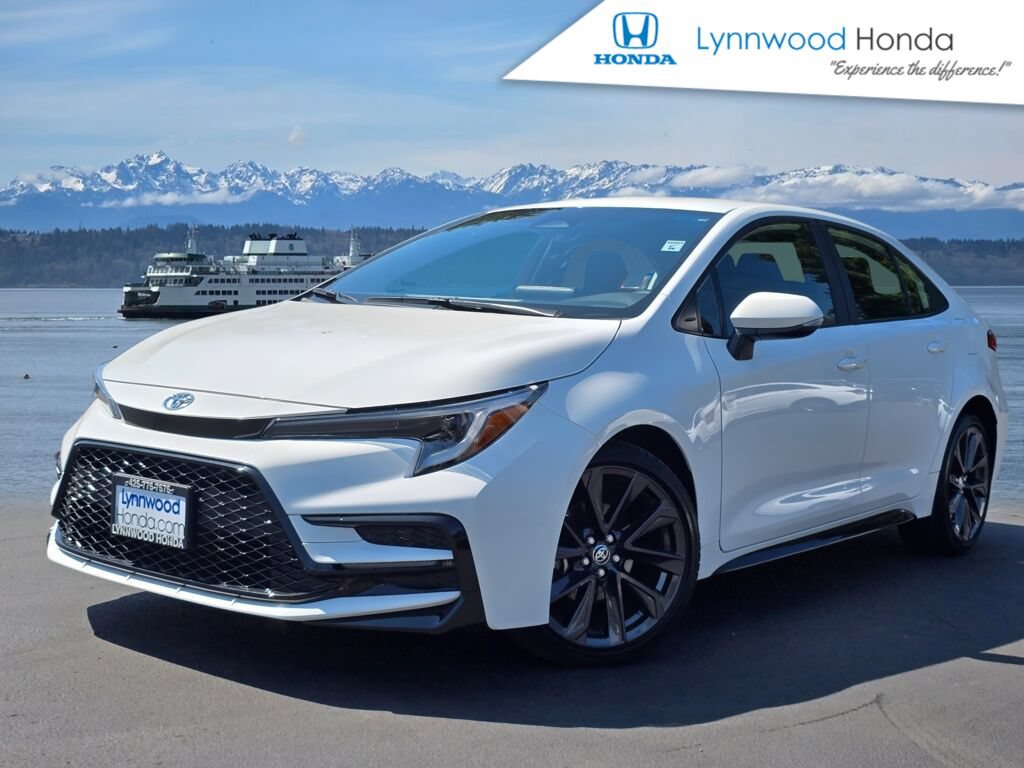 Used 2023 Toyota Corolla SE FWD image 1