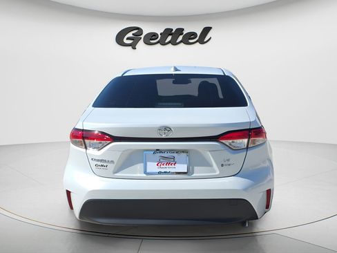 Used 2026 Toyota Corolla LE w/ LE Premium Package FWD image 5