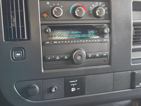 Used 2025 Chevrolet Express 2500 w/ Driver Convenience Package RWD image 7