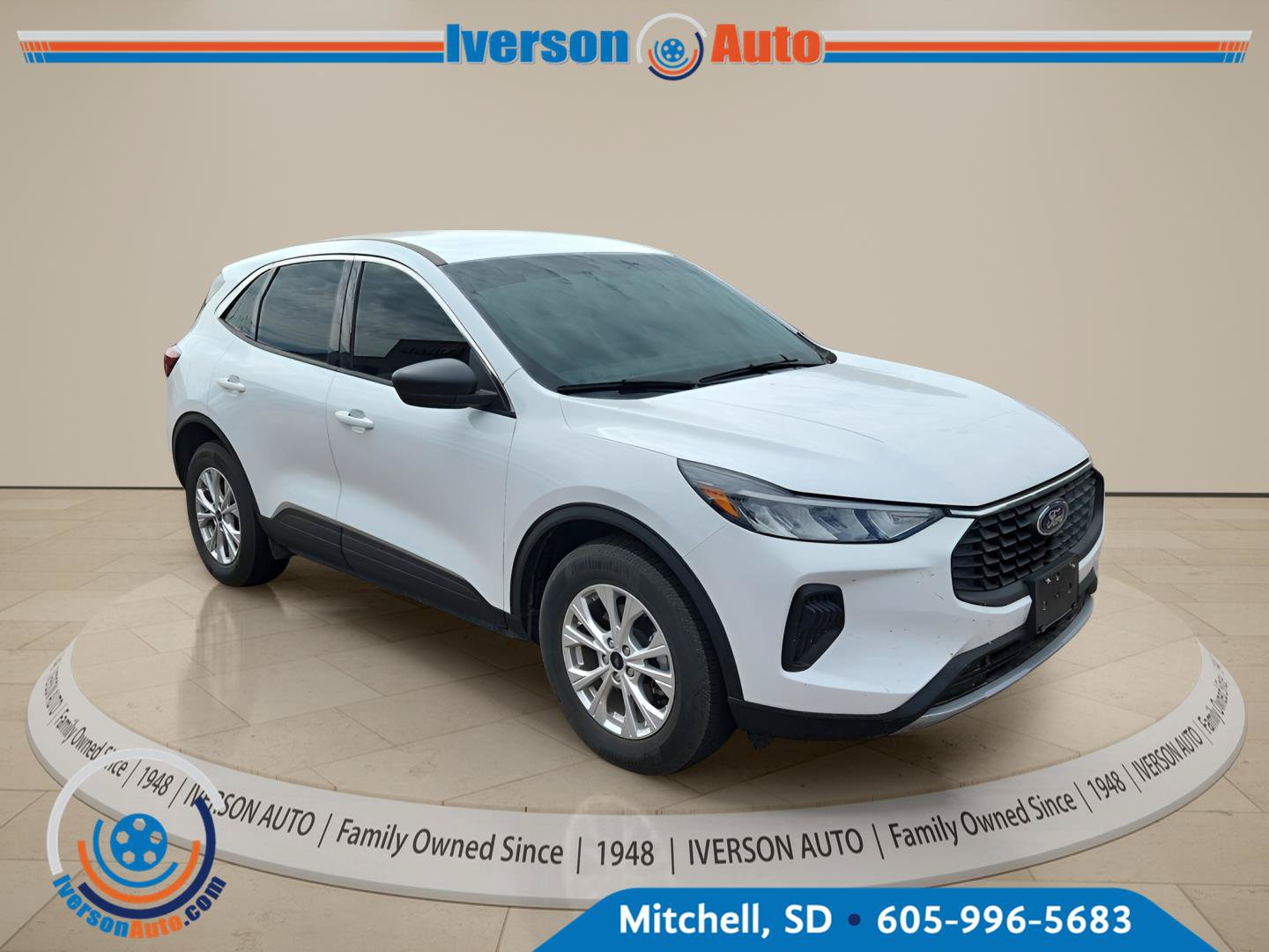 Used 2023 Ford Escape Active w/ Tech Pack #1 AWD/4WD image 3