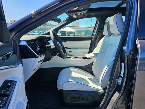 New 2025 Jeep Wagoneer S Limited image 17