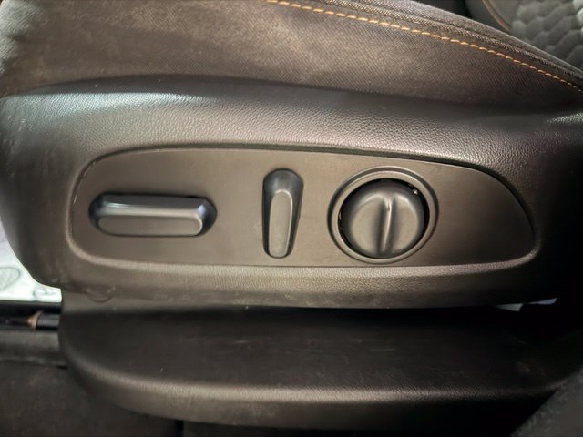 Used 2018 Chevrolet Equinox LT AWD/4WD image 16