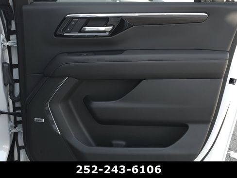 Used 2025 Chevrolet Suburban Z71 w/ Z71 Off-Road Package AWD/4WD image 47