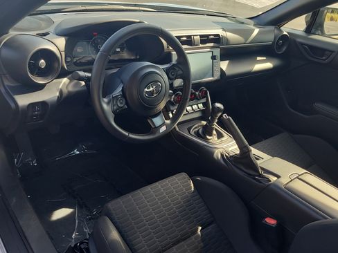 Used 2023 Toyota GR86 image 13