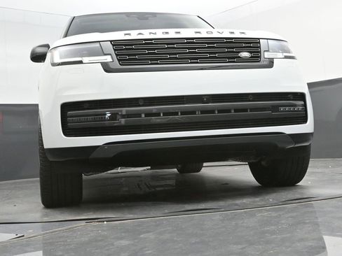 New 2025 Land Rover Range Rover SE image 32