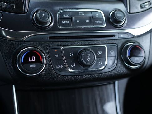 Used 2016 Chevrolet Impala LTZ FWD image 18