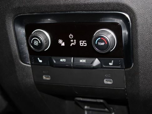 Used 2023 Chevrolet Suburban Z71 w/ Luxury Package image 37