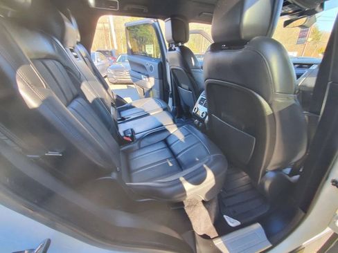 Used 2019 Land Rover Range Rover Sport HSE image 16