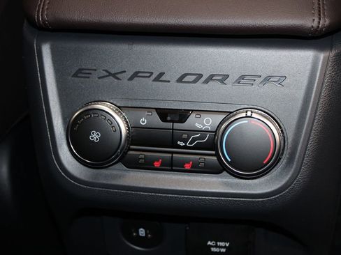 New 2026 Ford Explorer Platinum image 35