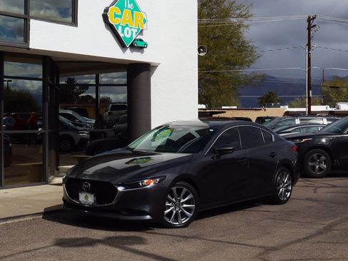 Used 2024 MAZDA MAZDA3 s image 2