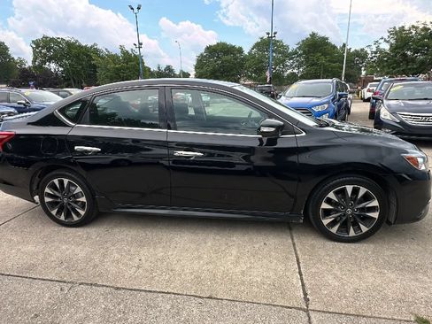 Used 2019 Nissan Sentra SR FWD image 4