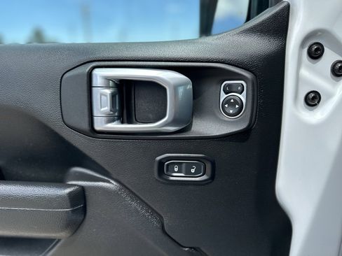 Used 2023 Jeep Wrangler Unlimited image 35