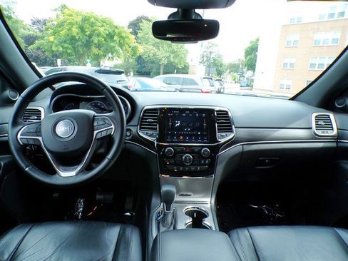Used 2019 Jeep Grand Cherokee Limited AWD/4WD image 9