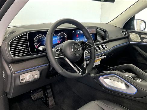 New 2026 Mercedes-Benz GLS 450 4MATIC image 8