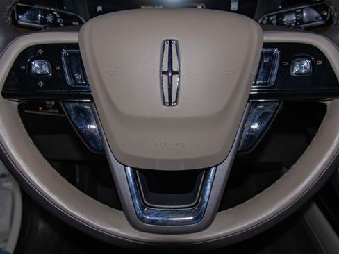 Used 2022 Lincoln Corsair Reserve w/ Equipment Group 201A AWD/4WD image 12