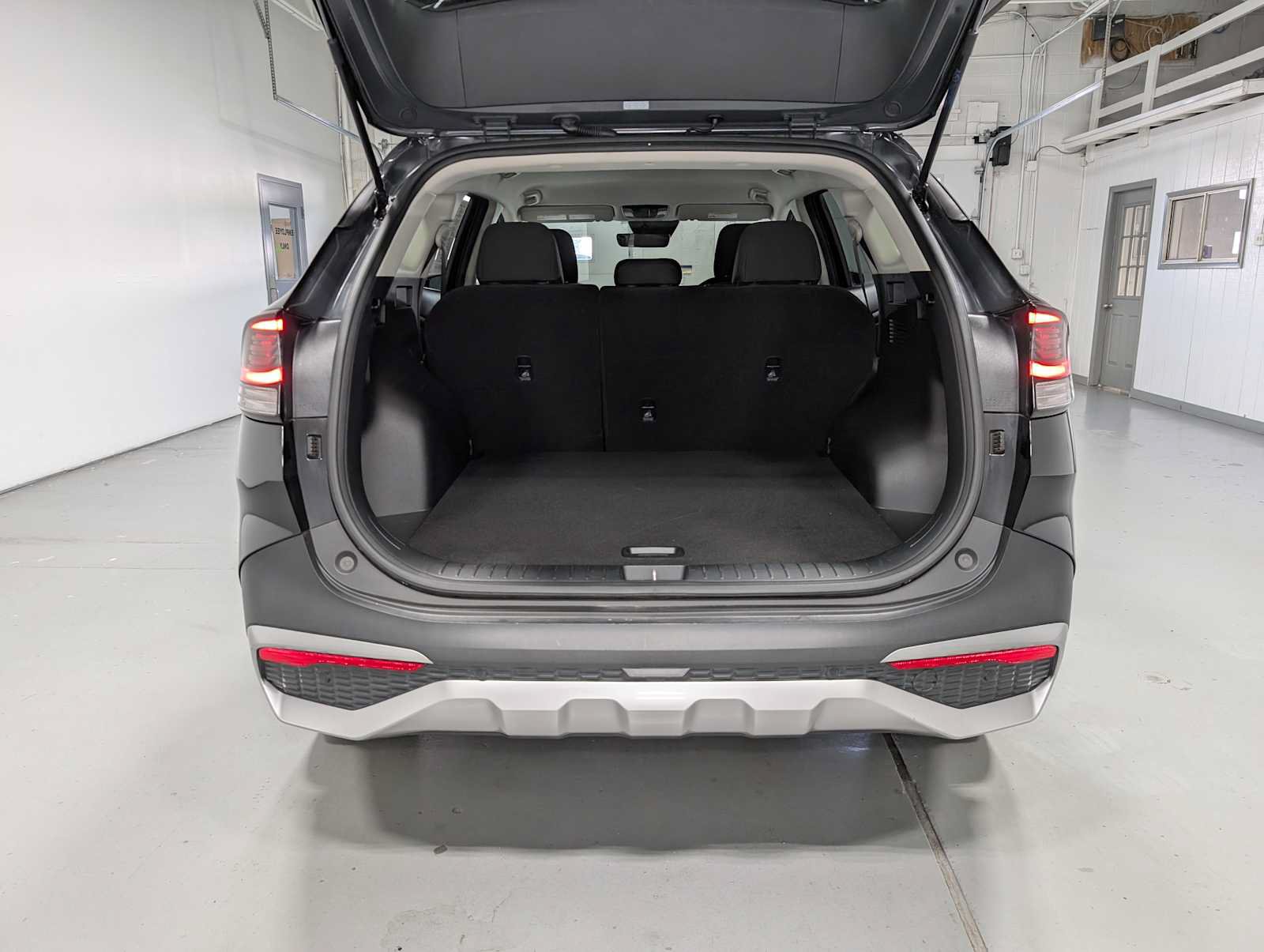 Certified 2025 Kia Sportage LX AWD/4WD image 36